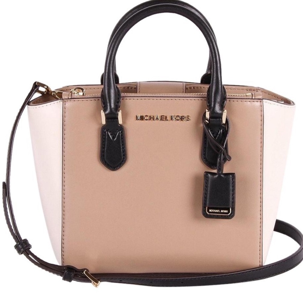 NWT Micheal Kors Leather Crossbody/ Handbag